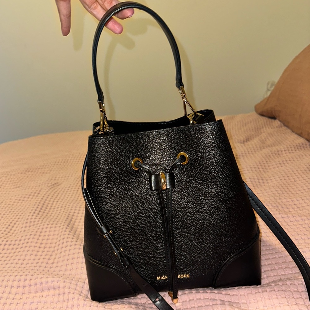 Michael Kors Bucket Bag